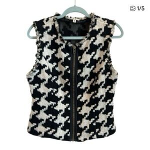 Cabi Houndstooth Textured Zip Vest Black White Sleeveless Tweed Style 54077 M
